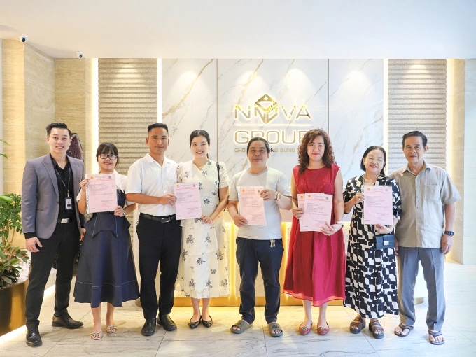Dự án The Sun Avenue liên tục bàn giao sổ hồng cho cư dân – Novaland tăng tốc đảm bảo quyền lợi khách hàng 23 The Sun Avenue ban giao so hong cho cu dan – Novaland dam bao quyen loi khach hang 2