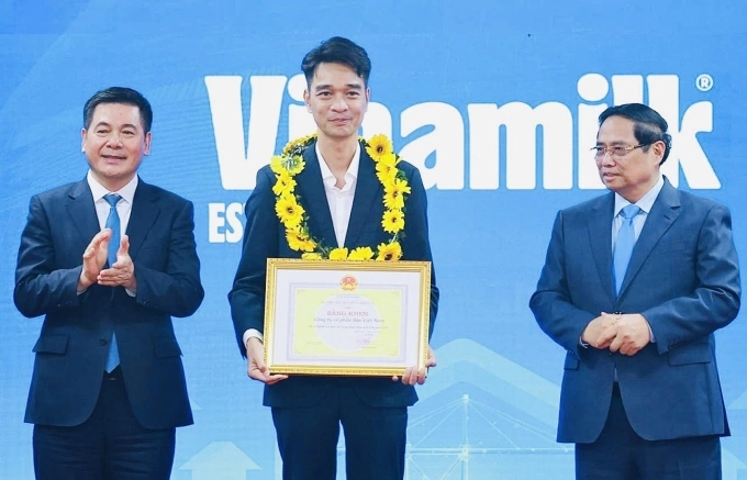 Vinamilk nhận Bằng khen Doanh nghiệp xuất khẩu tiêu biểu 23 Vinamilk tai Hoi cho ThaiFex 2025 A
